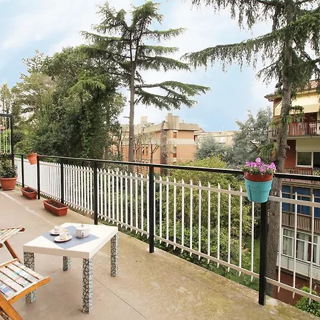 Elegant Terrace Near St. Peter Apartment